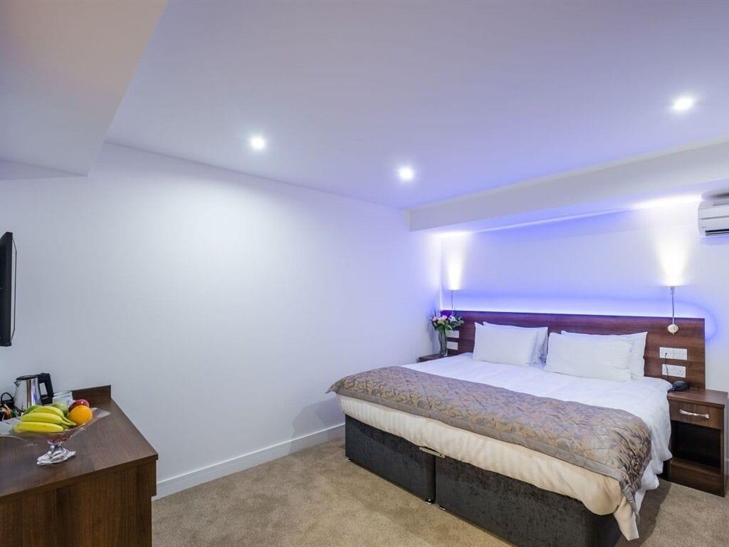 Signature Hotel London